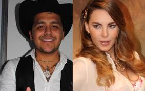 La pareja que se conoció tras participar como coaches en la voz azteca, han sellado su amor y pronto. A9r8lqbd E6g9m