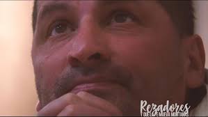 Rezadores: historias de vida detrás de la oración