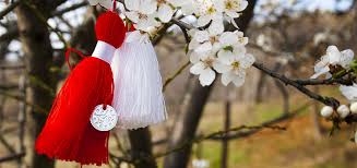 Am asezat si nuante de verde care simbolizeaza viata in miscare. 1 Martie Martisor Si Prima Zi De Primavara We Beauty