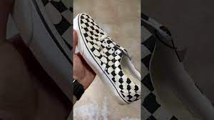 Uv color changing vans flowers. 2021 Vans Uv Ink Color Changing Era Sneakers Like Magic Youtube
