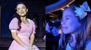 Nova estrela mirim do SBT chora em peça com Larissa Manoela: "Sou muito fã"