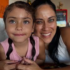 Who can recommend a photographer for a condo in sandy beach?