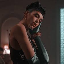 After working as a model, she signed with warner music group in 2015 and released her eponymous debut album in 2017. Dua Lipa We Re Good Icon In 2021 Famous Singers Lipa Best Icons