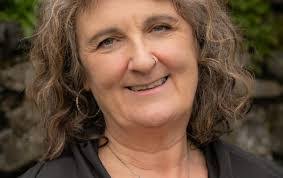 Denise Sewell's Instagram, Twitter & Facebook