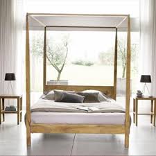Spécialiste des meubles de qualité destinés à la chambre, importateur direct. Lit A Baldaquin 160x200 En Acacia Amsterdam Maisons Du Monde