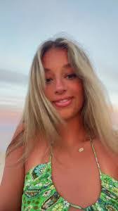 Samantha Knott's Instagram, Twitter & Facebook