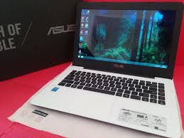Laptop asus terbaik dengan harga 4 jutaan sangat susah untuk dipilih karena banyak yang membanderol laptop dengan harga yang serupa namun disokongi oleh ram 4gb bawaan dan dapat kamu tambah karena laptop ini terdapat dua soket ram. Harga Laptop Asus X455l Core I3 Ram 4gb