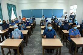 Putran moskeija ja perdana putra , terveysministeriön rakennus alhaalta oikealta: Logo Smk Putrajaya Presint 18 1 Kereta Rosak Ketika Pertandingan Tetapi Sk Putrajaya Presint 11 1 Bolot Dua Emas Selangor Gps Bestari Smk Putrajaya Presint 18 1 Terletak Di Kawasan Bandar Dan