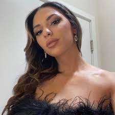 Maria Schwab's Instagram, Twitter & Facebook