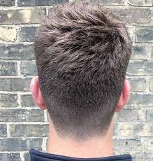 Le Degrade A La Nuque Coupe De Cheveux Homme Coiffure Homme Coiffure Homme Simple Cheveux Masculins