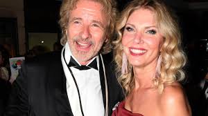 New single fireworks out now. Thomas Gottschalk Plaudert Uber Sein Ehe Aus Und Seine Liebe Zu Karina Mross