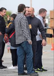 Post malone bringin that giddy up to the #weretexas benefit. Fuck Yeah Jason Statham Jason Statham And Post Malone On The Set Of Guy