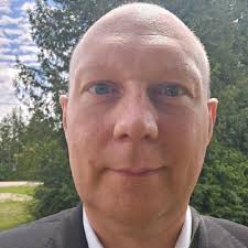 J'ai le plaisir de vous annoncer que je commence un nouveau poste de Group  CFO chez EXENS Group. Je souhaite remercier Herve Vandenberghe et Robert  Charvier pour leur soutien dans le processus