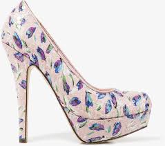 Spring and summer won't be complete without a floral pattern look. 9 Gorgeous Floral Patterned Heels For Spring