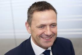 Advisers force ATS into apology over replatforming delays