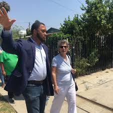 Amanda boxer was born in 1948 in london, england. Barbara Boxer Tells Inglewood Residents She Ll Fight Clippers Arena Curbed La