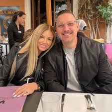 Happy 13th wedding anniversary @mrs.dde It's impossible to put ...