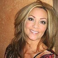 Carrie Doughty's Instagram, Twitter & Facebook