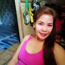 Binatikos nga mga netizen ang birthday celebration ni Pangulong Rodrigo  Duterte matpos makitaan na meron lechon sa kanyang handaan na hindi naman  ipinakita sa larawan na kuha ni Senador Christopher Lawrence "Bong"