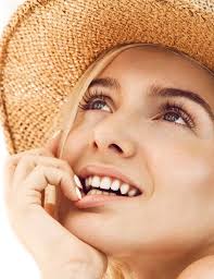 Poznali się w liceum, połączyła ich miłość do aktorstwa. I choć Marian  Opania kontynuował artystyczną przygodę, tak jego żona wybrała inny zawód