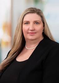 Tara Lenich Of Liberty Advisors On How to Go Beyond Your Comfort Zone to  Grow Both Personally and Professionally