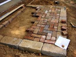 This is a demonstration showing how to set out and lay a 45 degree herringbone pattern in paving. Herringbone Brick Patio Designs Brick Patio Patterns Herringbone Yard Furniture And Patio In Images Patio Stones Patio Garden Paver Patio