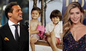 Mar 12, 2020 · la protagonista de 'la doña' se ha encargado de criar a sus hijos miguel, de 13 años y daniel, de 11, en medio de polémicas con luis miguel por cuestiones económicas.aracely ha asegurado. La Extrana Relacion Que Luis Miguel Tiene Con Sus Tres Hijos Chismes Today