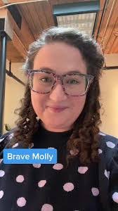 Leslie Boynton's Instagram, Twitter & Facebook