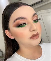 Andrea Tavarez's Instagram, Twitter & Facebook