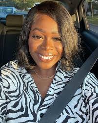 Erin Mckenzie's Instagram, Twitter & Facebook