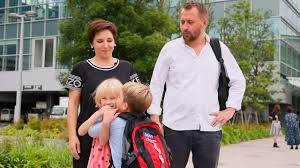 She is most known for the work involved with russia's ntv documentary films from 2003 until 2012. Nikolaj Solodnikov Biografiya I Lichnaya Zhizn Vedushego Eshenepozner Yutub S Zhenoj Ekaterinoj Gordeevoji Detmi