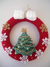 christmas wreath in crochet door hanger from nikita s by dawanda com christmas crochet patterns crochet christmas wreath holiday crochet