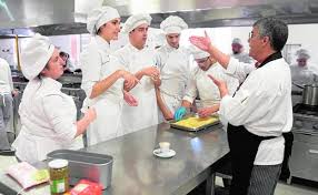 Disfruta de una experiencia memorable. Casi 400 Alumnos Se Formaran Este Curso En Las Cocinas Del Ies De La Flota La Verdad