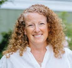 Tina Tait's Instagram, Twitter & Facebook