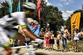 Le 10 juillet 2018, sera donné à la baule le coup d'envoi de la quatrième étape du tour de france, la dernière avant que les coureurs quittent la région des pays de la loire. Tour De France Far West A La Bretonne Liberation