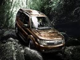 New Tata Safari Storme Facelift Interior Spied Zigwheels Com Safari Tata Motors Tata