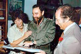 » l'amitié entre les deux hommes se poursuit après le retrait du premier ministre de ses fonctions et trudeau se rend à de nombreuses reprises sur cette île dans les. Justin Trudeau S Visit To Cuba Decidedly Different Than Father S The Star