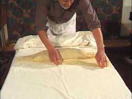 Doris Koplin makes Strudel