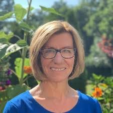 Heidi Dreyer's Instagram, Twitter & Facebook