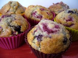 Des Muffins Genereux Et Gourmands Garnis De Framboises Et De Myrtilles Temps De Preparation Gateau Invisible Aux Pommes Recette Muffin Framboise Gateau Gouter