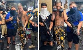 Maybe you would like to learn more about one of these? Imputaron Al Trapero Zaramay Por Fotografiarse Con Armas De Grueso Calibre Y Quedo Detenido