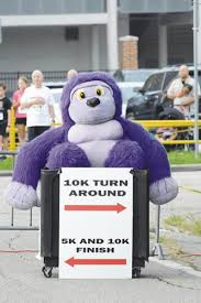 BENeezy Purple Monkey event draws 400 runners