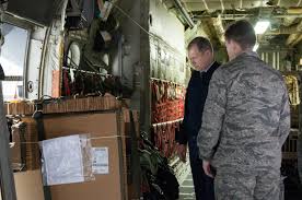 Top U.S. Transportation Command official visits 123rd Airlift Wing > 123rd  Airlift Wing > Article Display