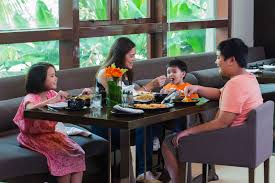 It also offers proprietary club membership which gives its members the exclusivity to enjoy the various facilities and amenities offered by the club. The Club City Sports Club Cebu