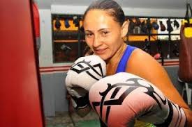 La boxeadora colombiana ingrid valencia ganó en la eliminatoria de los 16 participantes en los 51kg y eliminó a la africana judith mbougnade en una desición unánime y logró su paso a siguiente ronda. Colombia Ya Esta En India Para Mundial De Boxeo Femenino Noticias Barranquilla