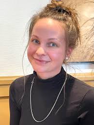 Sarah Wermuth's Instagram, Twitter & Facebook