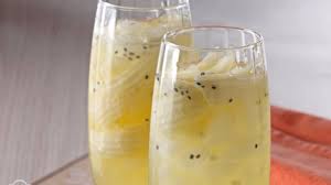 Keluarkan daging buah dan air kelapa kopyor dari. Es Kelapa Sirup Markisa Minuman Segar Cocok Banget Buat Temani Sate Bakarmu Tribunstyle Com