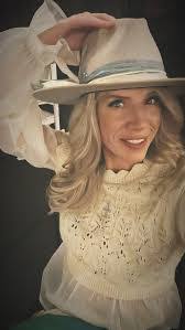 Linda Lazo's Instagram, Twitter & Facebook