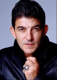 Episode 5, Season 4 : Car Lot Baggers