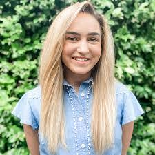 Sarah Swindle's Instagram, Twitter & Facebook